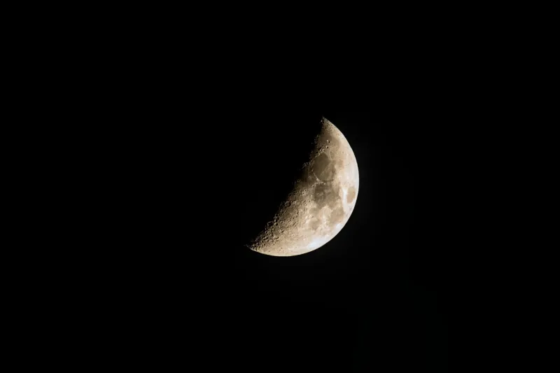Working with the Moon: A Strategic Lunar Planning Guide for Deep-Sky Imagers